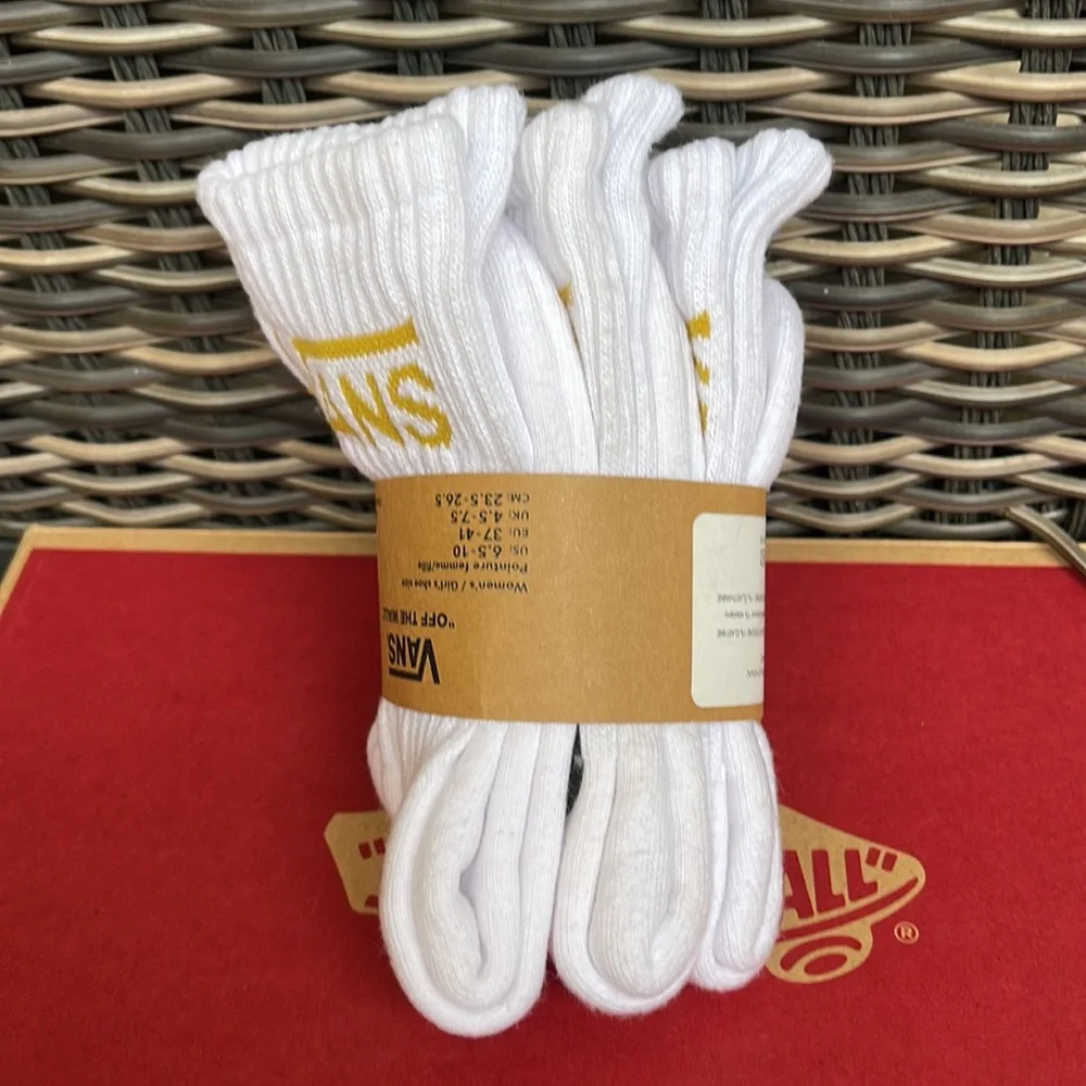 VANS “Off The Wall” Women’s 3 pairs socks set NWT